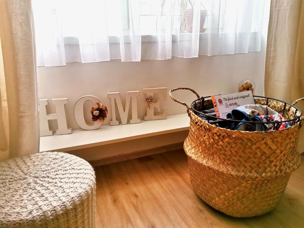Cozyhome The Castle Apartment - Spacious, Quiet, High Ceiling Bratislava Exteriör bild