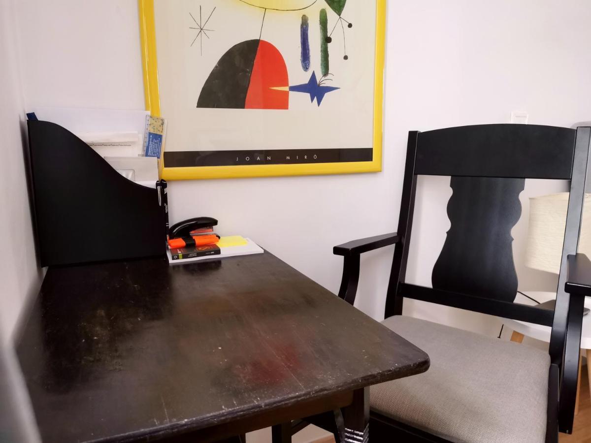 Cozyhome The Castle Apartment - Spacious, Quiet, High Ceiling Bratislava Exteriör bild